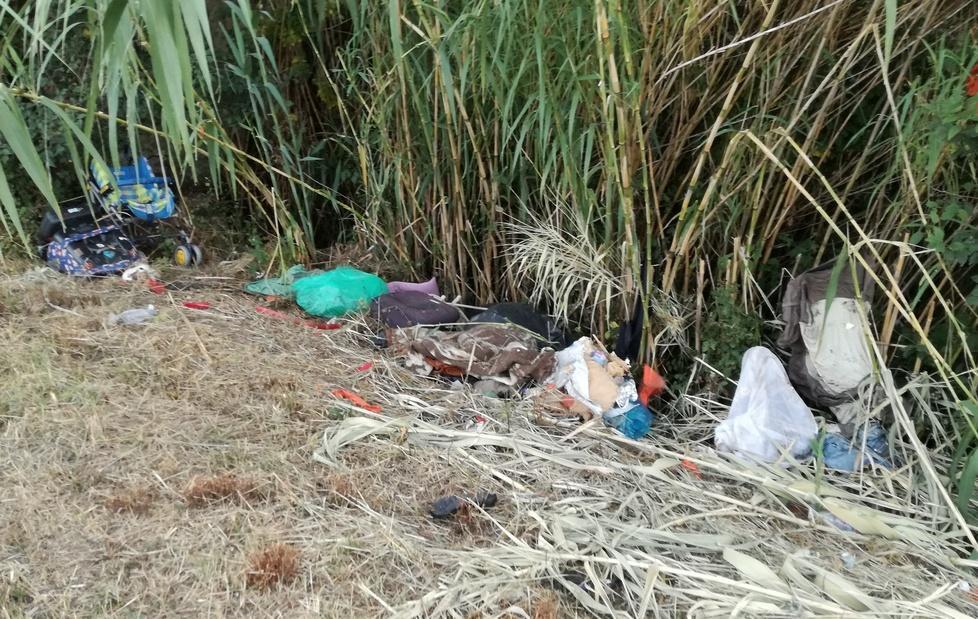 Fossetto, zona di rifiuti abbandonati 