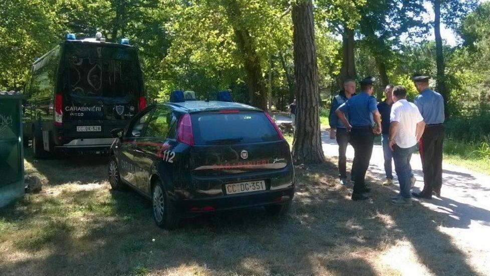 Anche i sub in pineta a cercare l’arma del delitto 