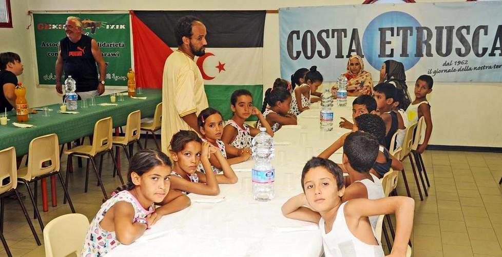 Una sera a cena con canti e danze del Sahara Occidentale 