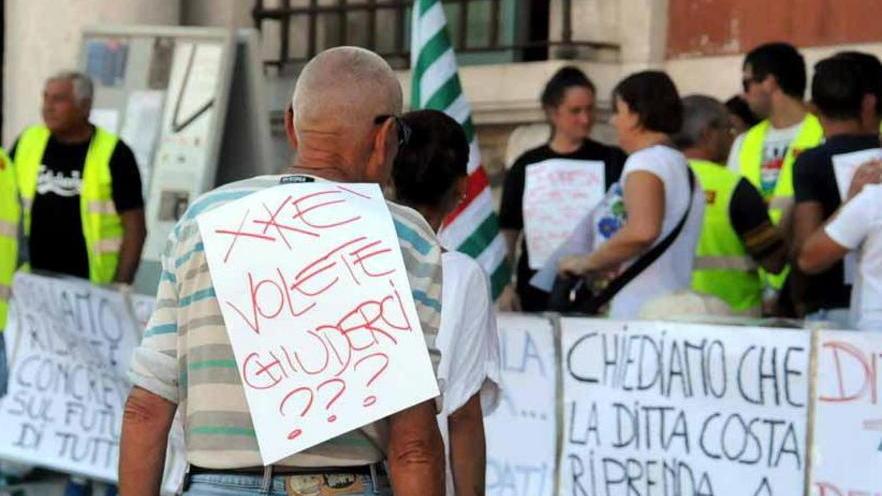 Gli anti Costa in Provincia «Si dica no alla proroga»