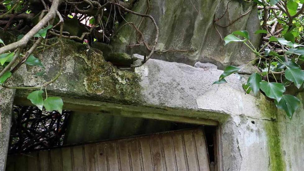 «Ci sono i bimbi». E l’eternit non si toglie