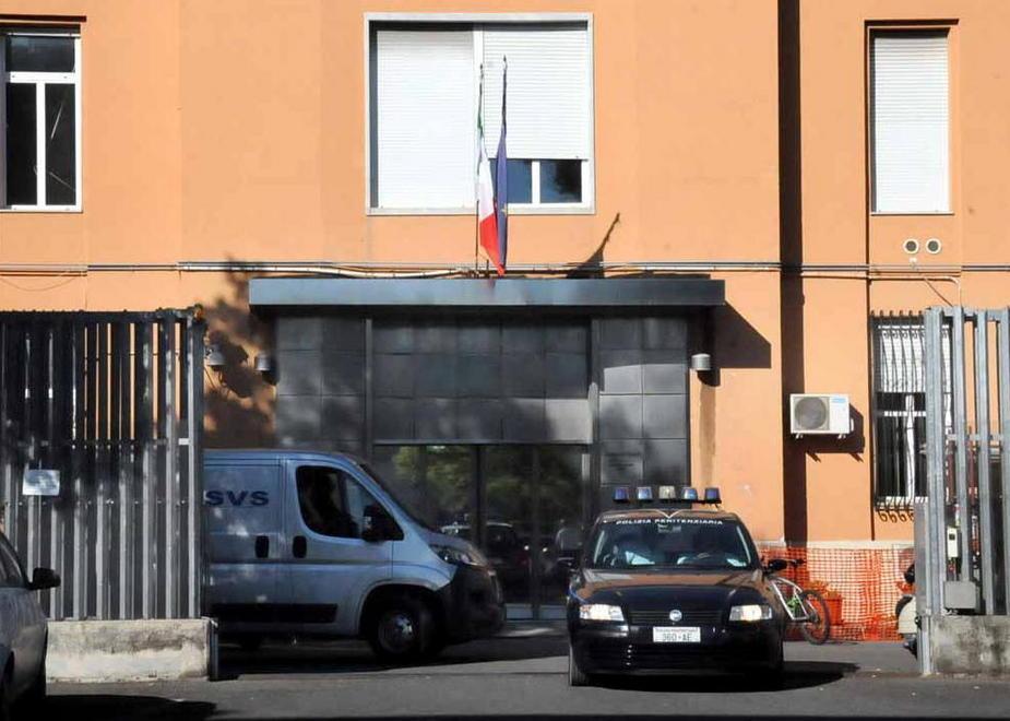 In permesso dal carcere organizzava rapine 