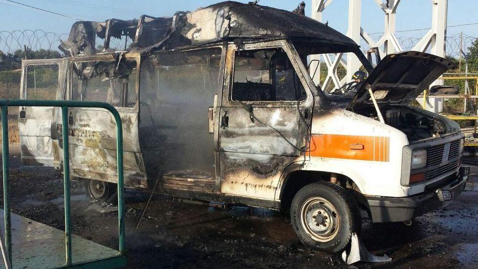Tortolì, nuovo raid in aeroporto: bruciata un’ambulanza 