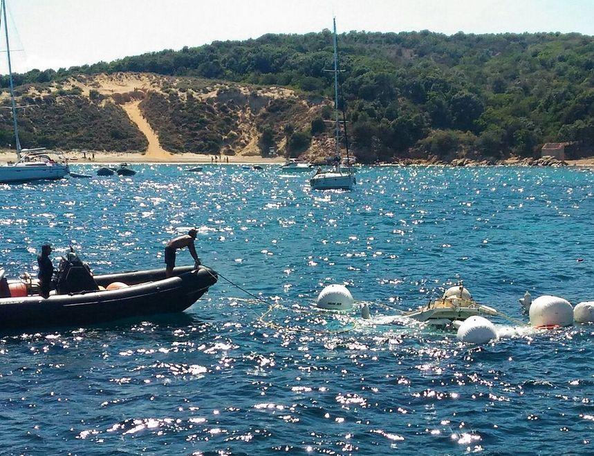 Recuperata la barca affondata, annegato il cagnolino