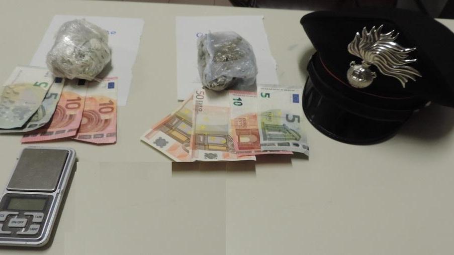 Droga negli slip e in camera: arrestato ragazzino di Fiorano