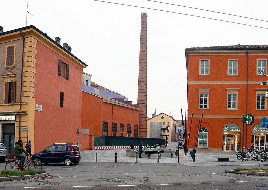 Blitz della polizia davanti al Mata: arrestato spacciatore 