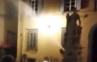 Salta il rubinetto della fontana: acqua sprecata a getto per 3 ore 