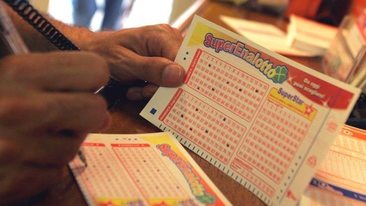 Superenalotto, altra vincita con tanti zero a Massa