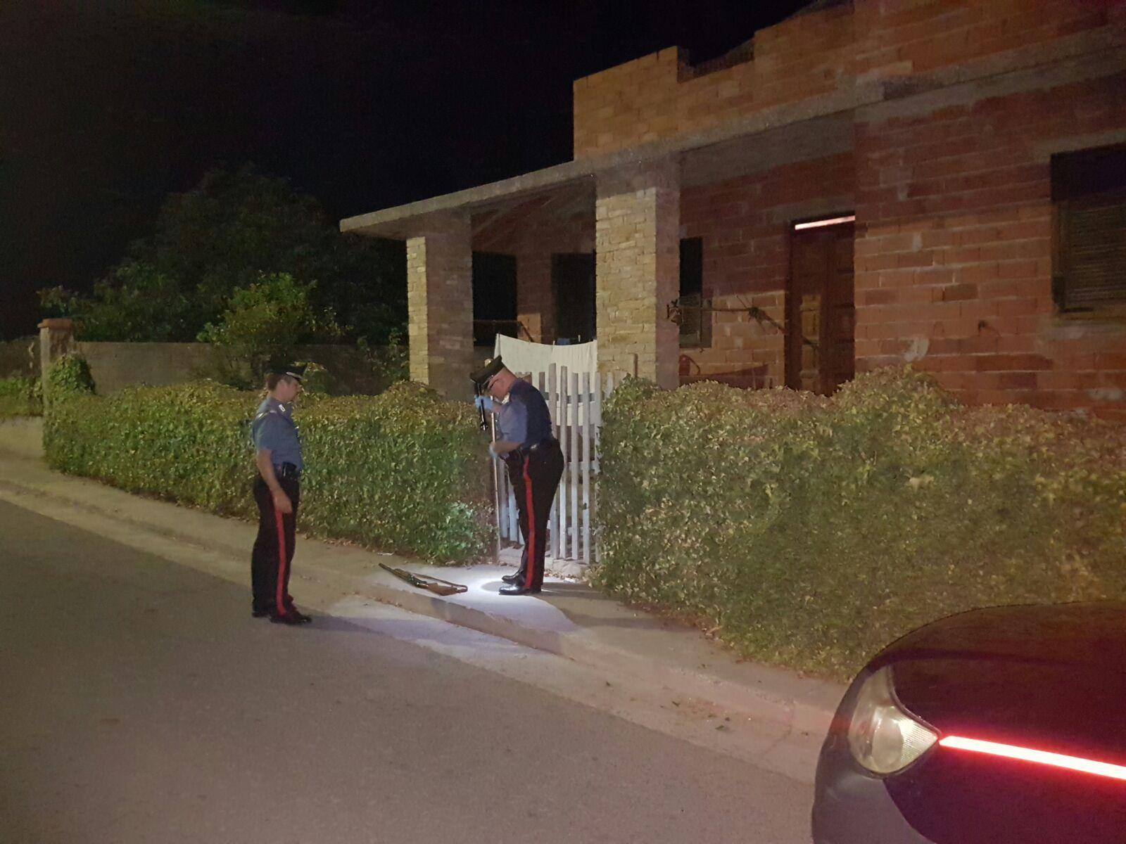 I carabinieri sul luogo del delitto