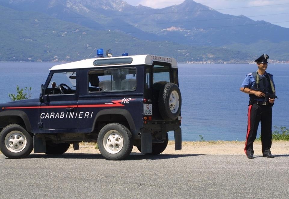 Denunciata la coppia della Golf grigia 