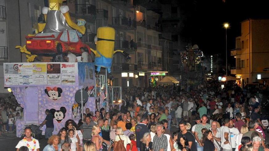In 2.200 per ammirare i carri