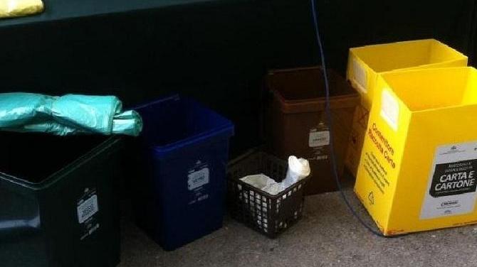 «Il kit per fare la differenziata non è arrivato alle famiglie»