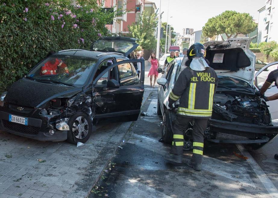 Punto contro Matiz , 82enne ferito 
