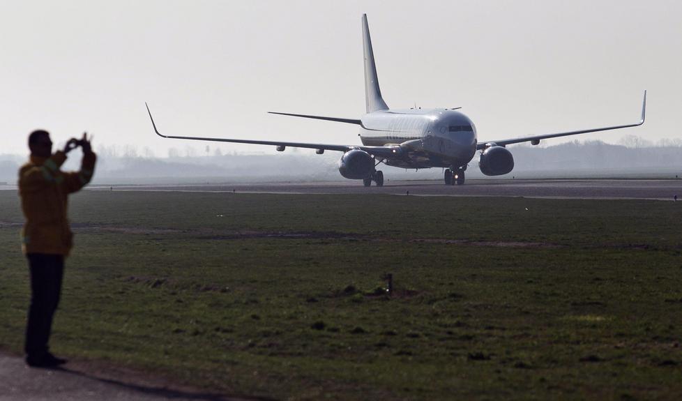 Avaria a un motore, paura in volo 