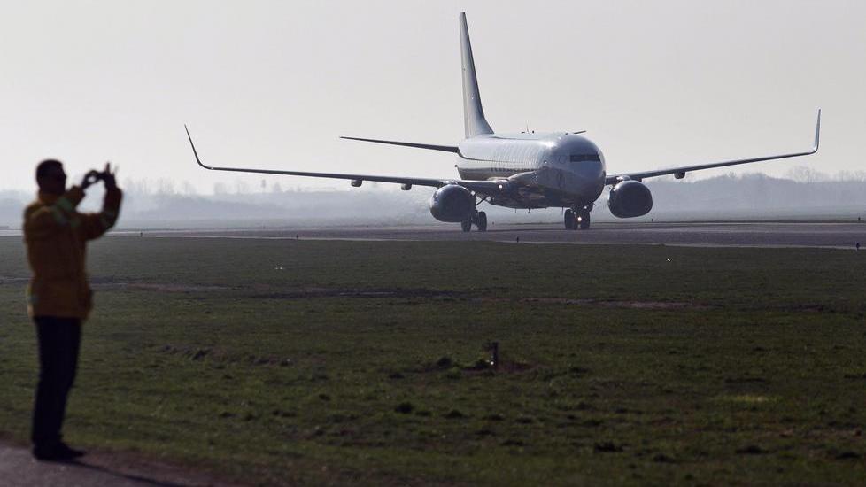 Avaria a un motore, paura in volo