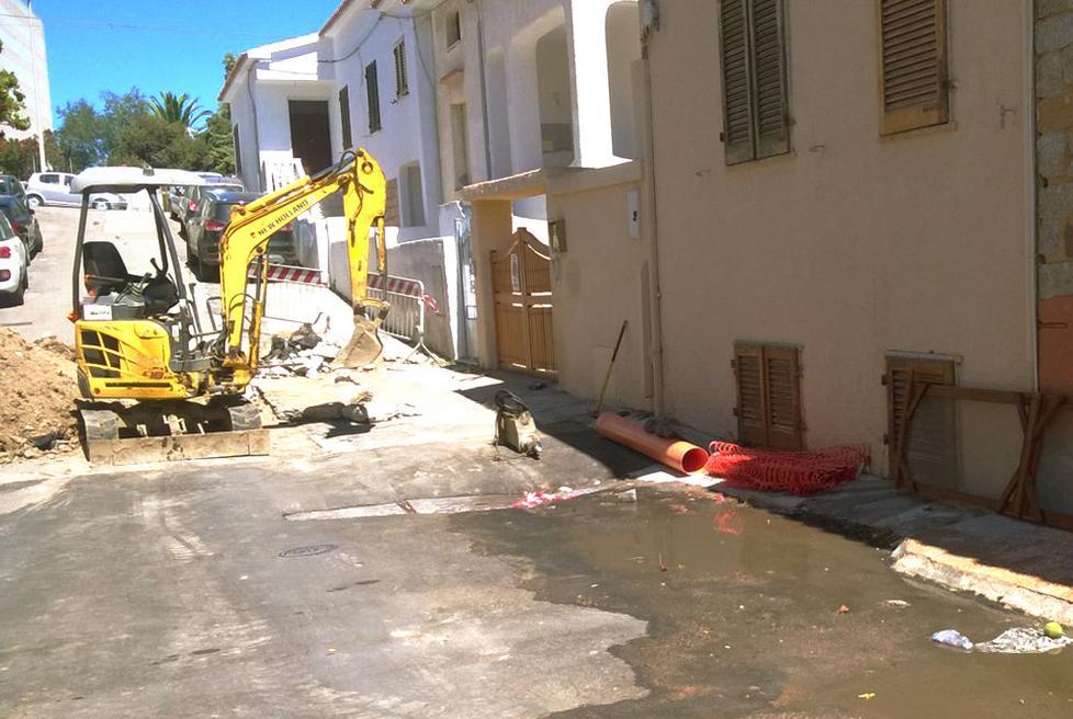 Guasto alle fogne, i liquami invadono una abitazione