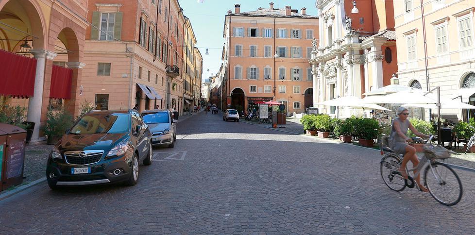 Modena, sulla viabilità in via Farini sono già nati due partiti 