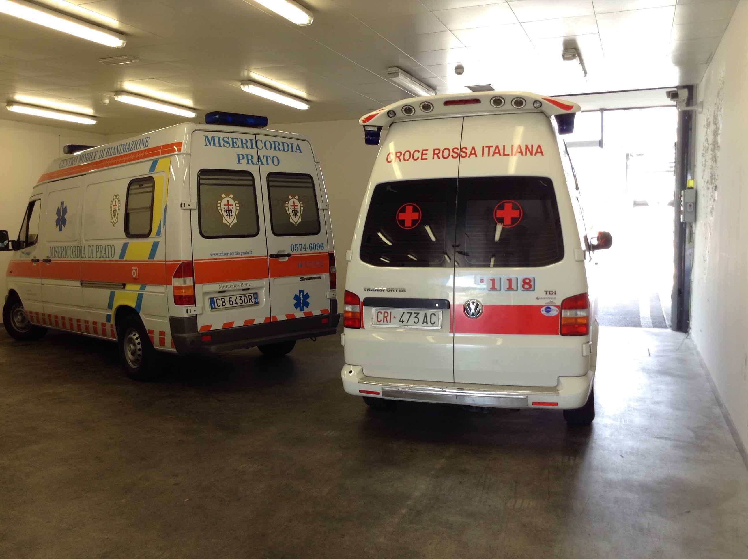 Ambulanze all'ospedale Santo Stefano