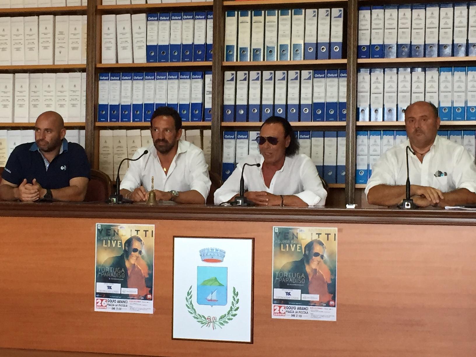 Antonello Venditti a Golfo Aranci, parte dell'incasso del concerto ai terremotati