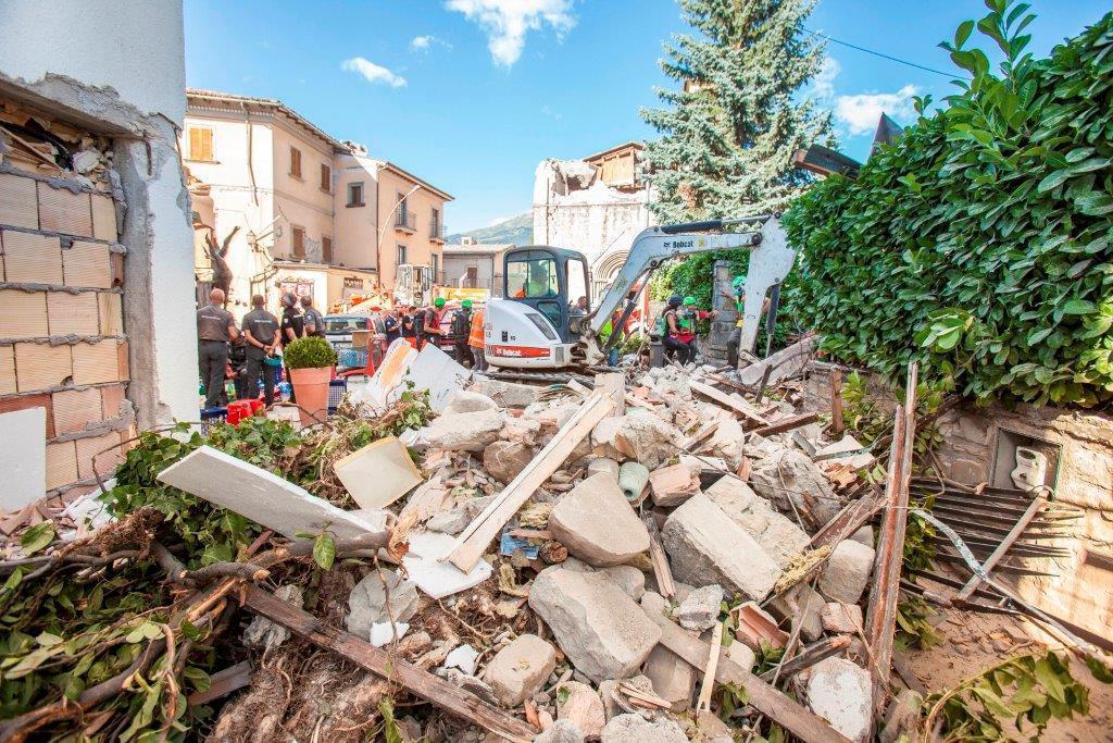 Un immagine della devastazione dopo il terremoto ad Amatrice