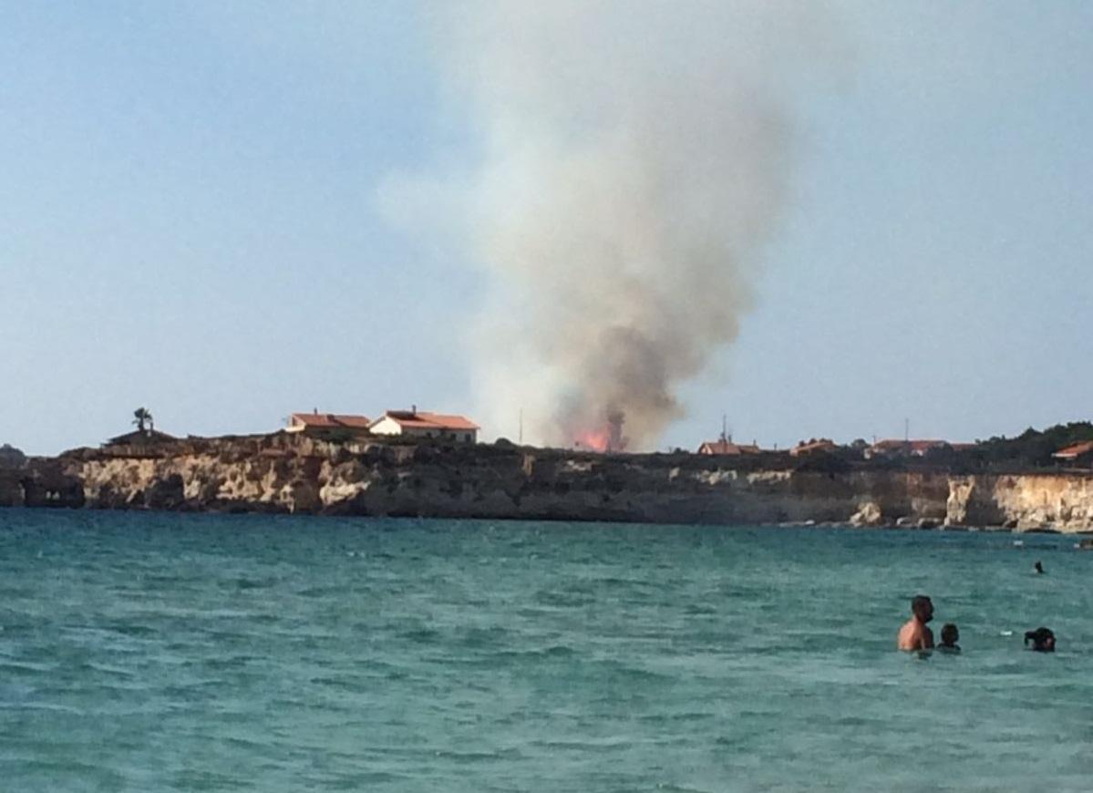 L'incendio tra S'Anea Scoada e S'Architteddu
