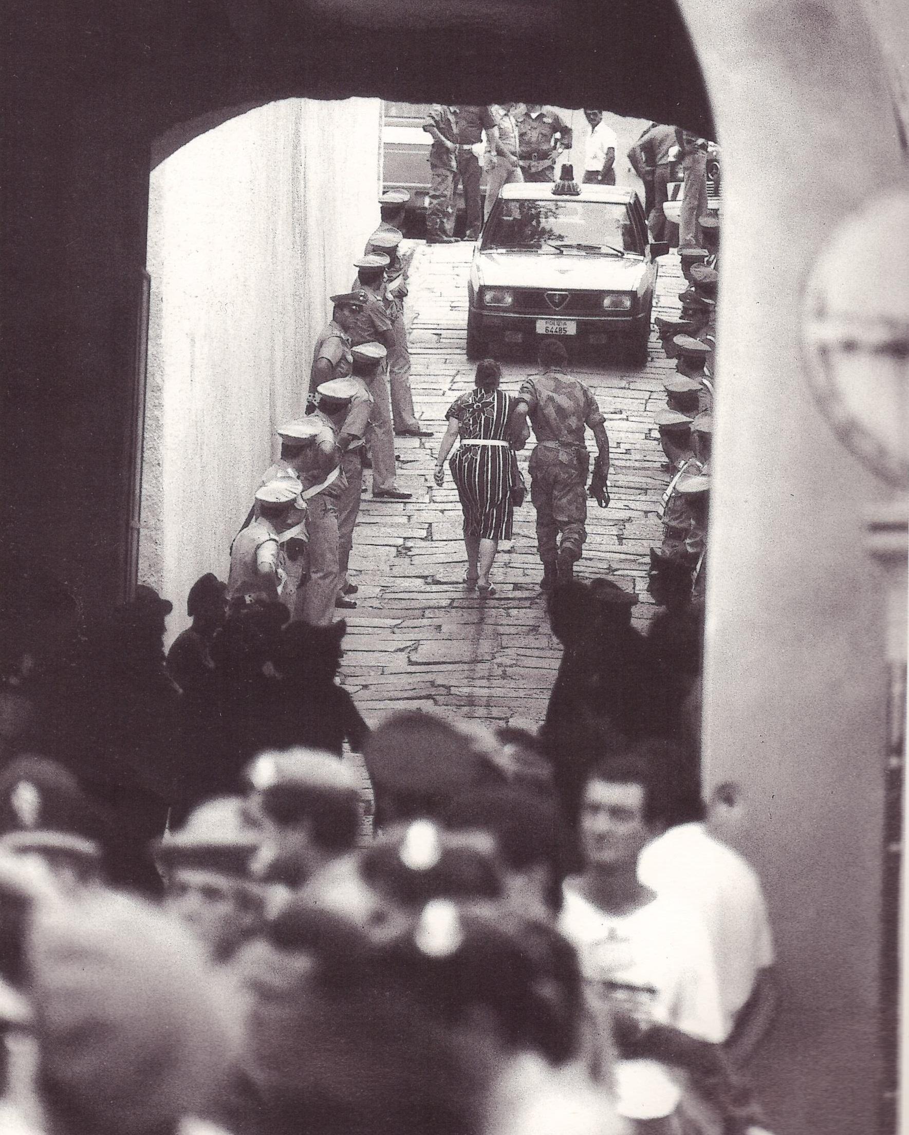 Il giorno della liberzione del carcere dopo la rivolta (1 settembre del 1987) - foto tratta dal libro "La Fortezza Spagnola"