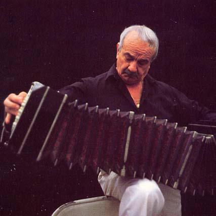 Astor Piazzolla alla sua fisarmonica