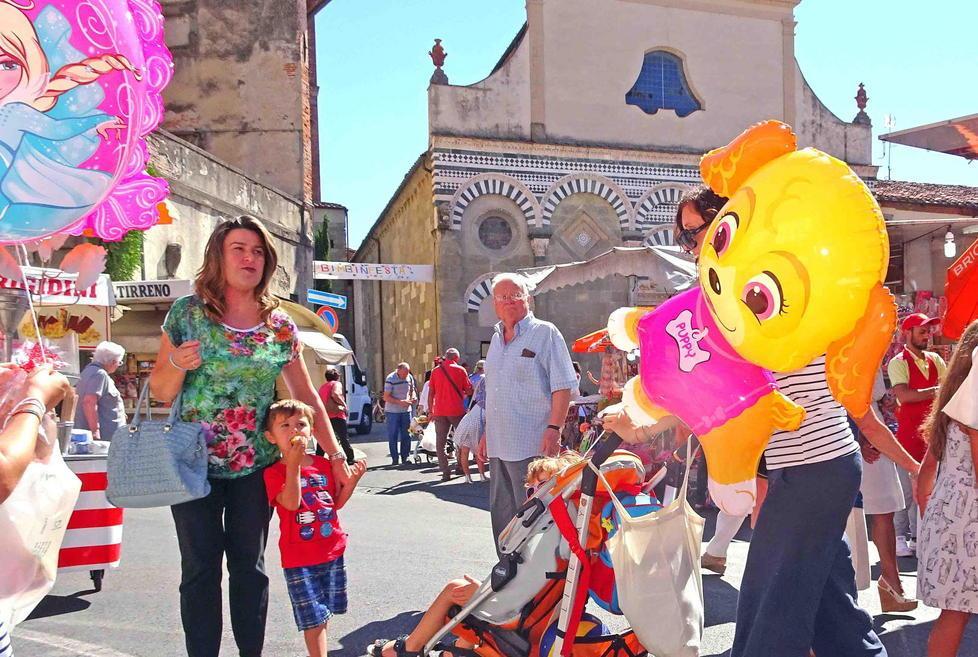 Si ripete il rito della doppia festa dei bimbi