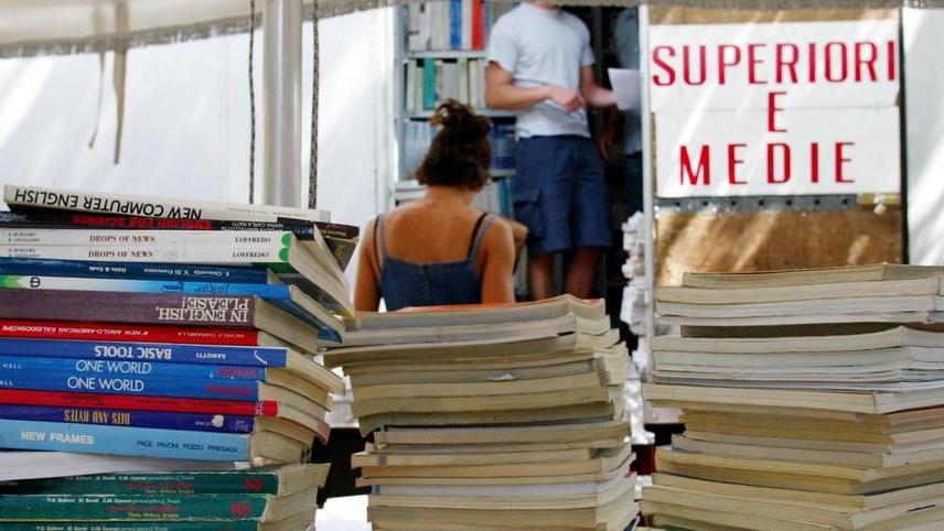 Libri usati, mercatini e prenotazioni on line