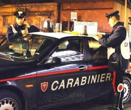 Topi d’appartamento cenano in casa dei derubati 