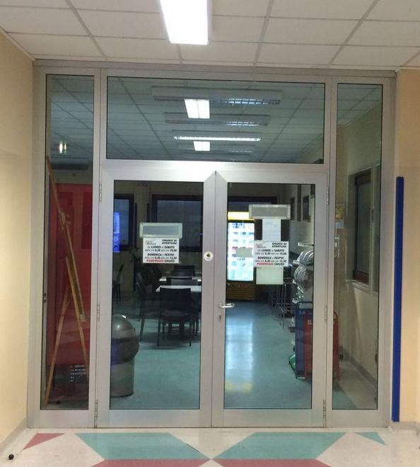 Il bar dell’ospedale chiude oltre un mese per cambio gestione 
