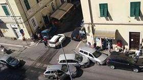 Carambola con l’auto all’incrocio