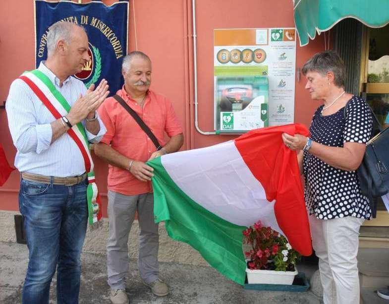 In centro a Castelvecchio è arrivato il defibrillatore