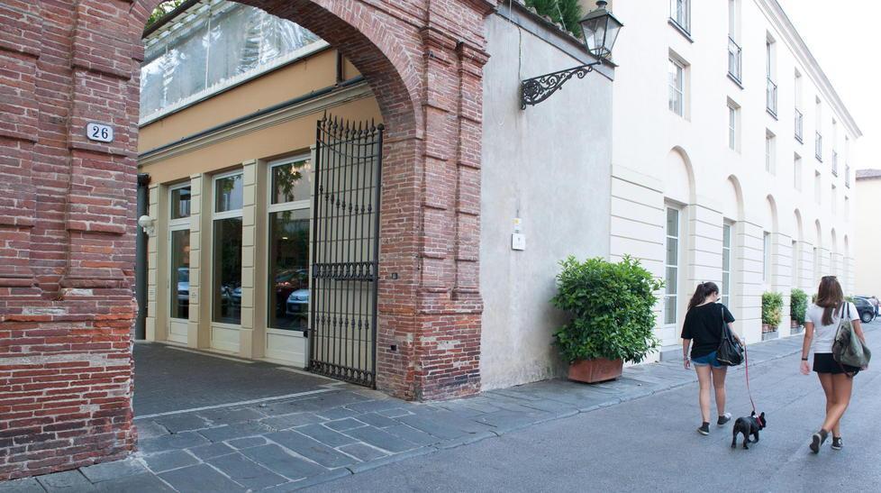 Vandali in azione in via del Fosso in 4 denunciati dai carabinieri 