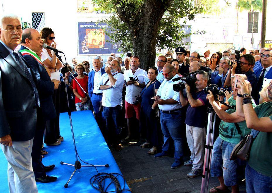 Tutta la città abbraccia il “suo” Enrico 