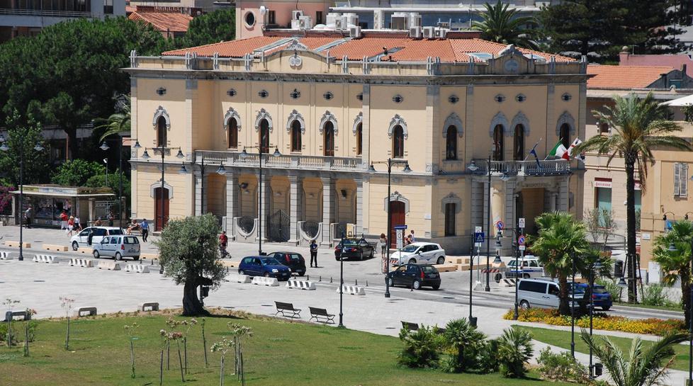 Il sindaco prepara il progetto: riqualificheremo il lungomare