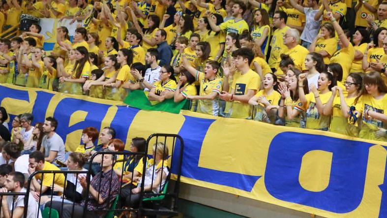La Curva Ghirlandina già esaurita