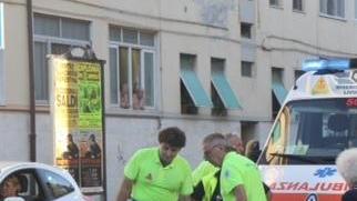 Anziano in bicicletta travolto da un’auto: è grave