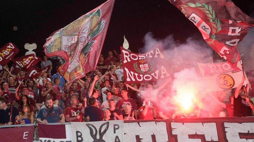 La Reggiana chiede scusa a Vecchi, ma tra i tifosi è rivolta