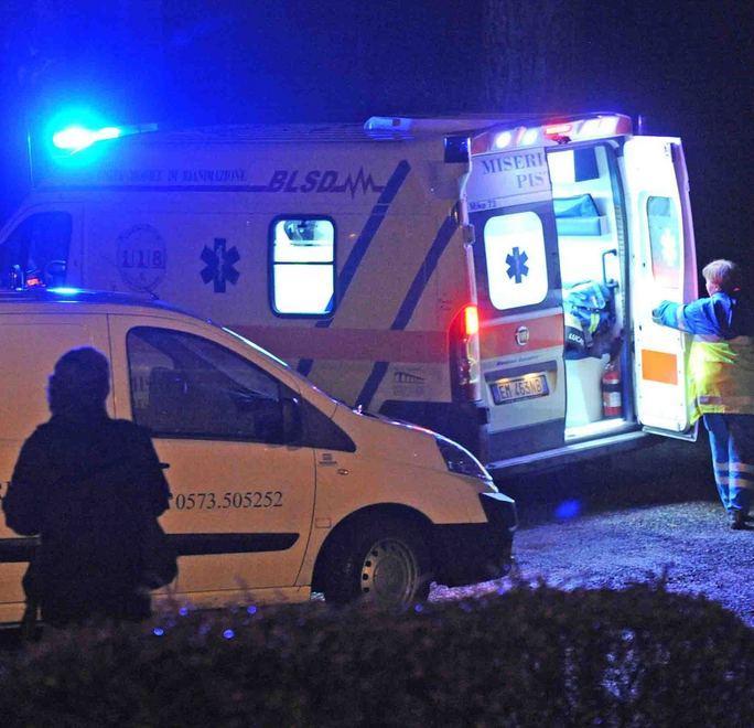 Ferito motociclista caduto in via del Teso