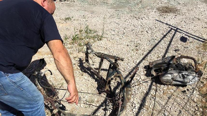 Scooter dato alle fiamme ma il proprietario non si trova