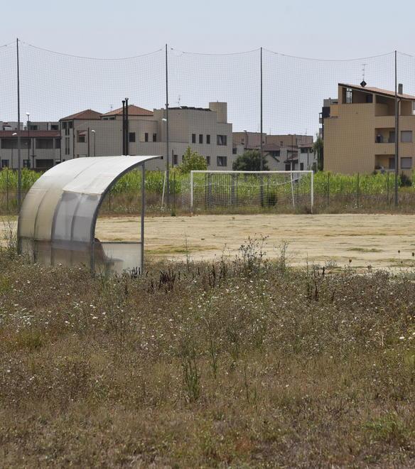 Il “Viviana e Francesca” senza acqua e degradato