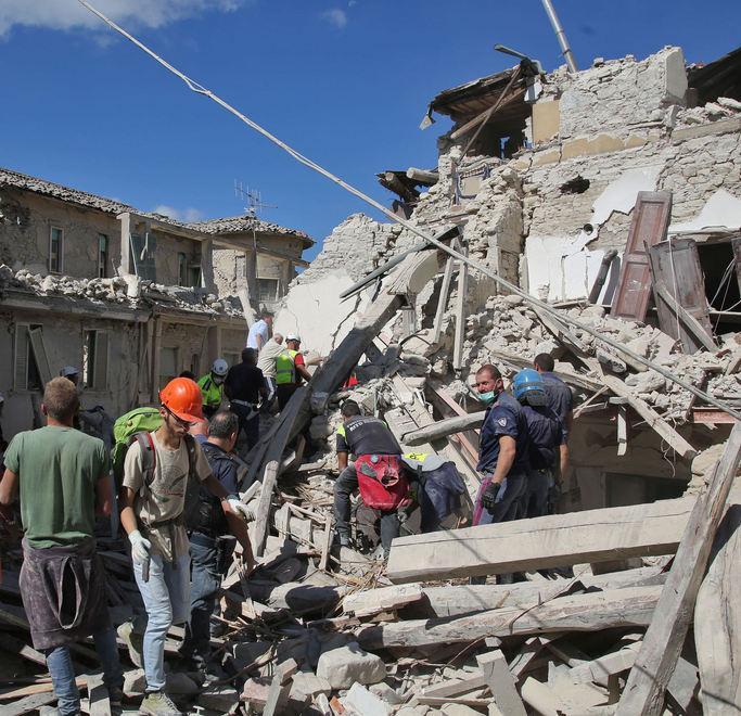 Ansia per la prof ad Amatrice «Sono già a casa»