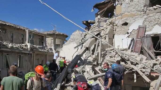 Ansia per la prof ad Amatrice «Sono già a casa»