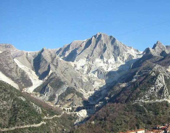 Un altro turista si perde durante gita sulle Apuane