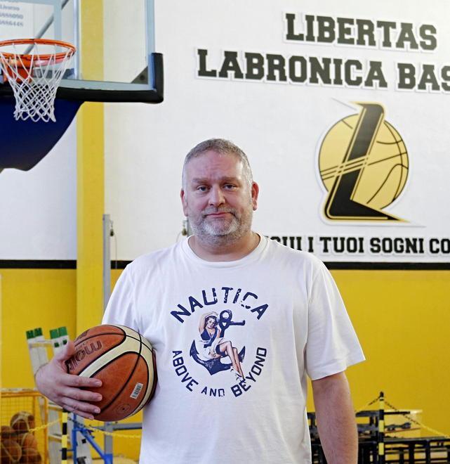 Bianchi li fa rossi: «Così rivoluziono il basket a Livorno» 