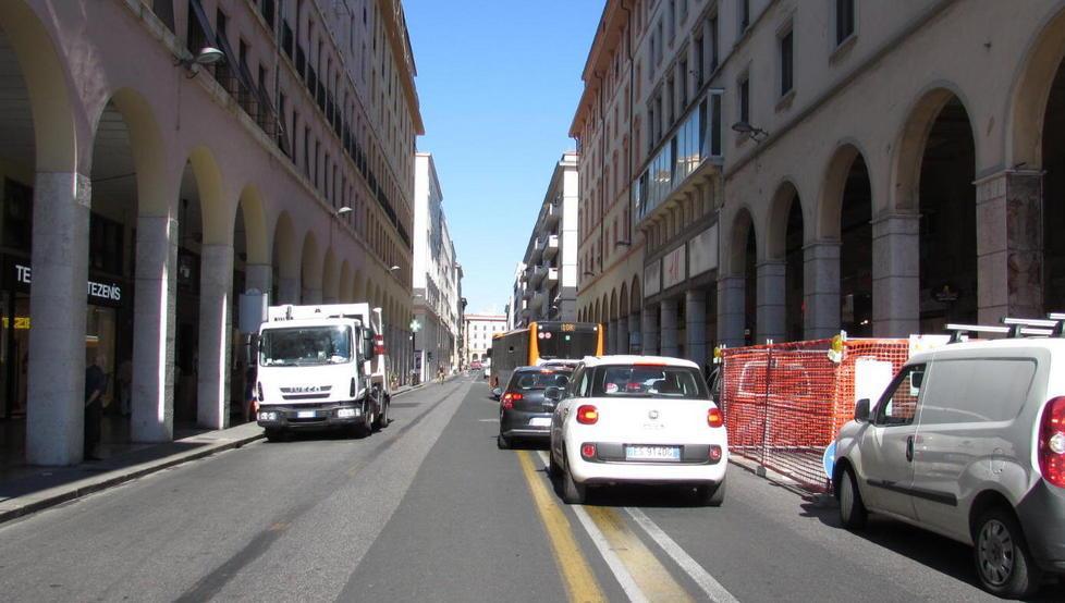 Via Grande, ritorno al passato con il doppio senso per le auto 