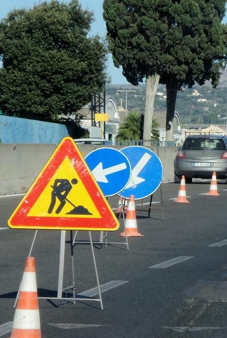 Ripristinata la doppia corsia di fronte a Conforama