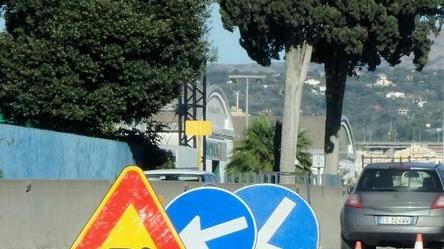 Ripristinata la doppia corsia di fronte a Conforama