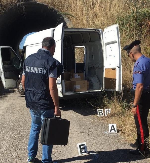 Rapina al furgone tabacchi: forse una banda in trasferta 